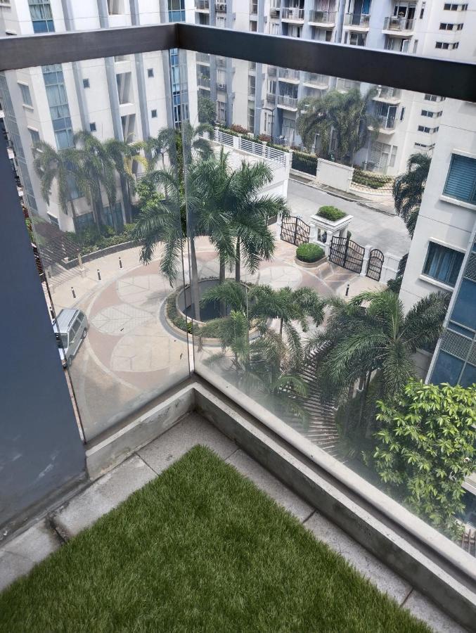Lena'S Condotel Pasay Exterior photo